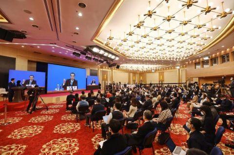 李克強：今年政府支出更多向民生領(lǐng)域傾斜，特別是義務(wù)教育和基本醫療